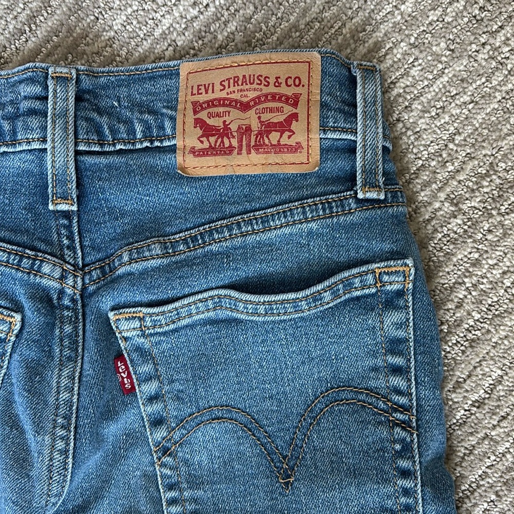 Levi’s Wedgie Straight Jeans